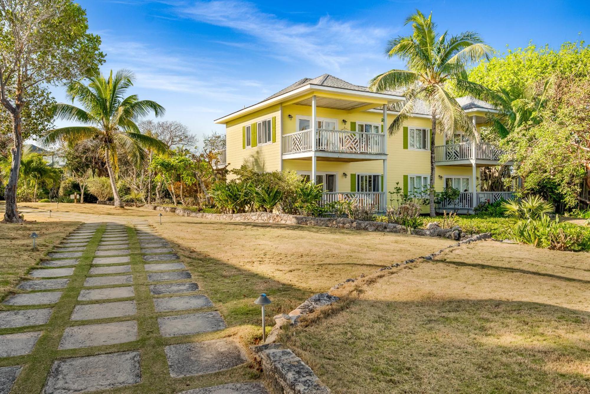 Pineapple Fields Aparthotel โกเวอร์เนอร์สฮาร์เบอร์ ภายนอก รูปภาพ